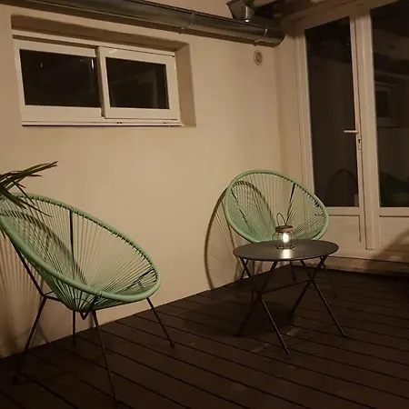 Apartment In The Heart Of Isle Sur La Sorgue With Private Terrace